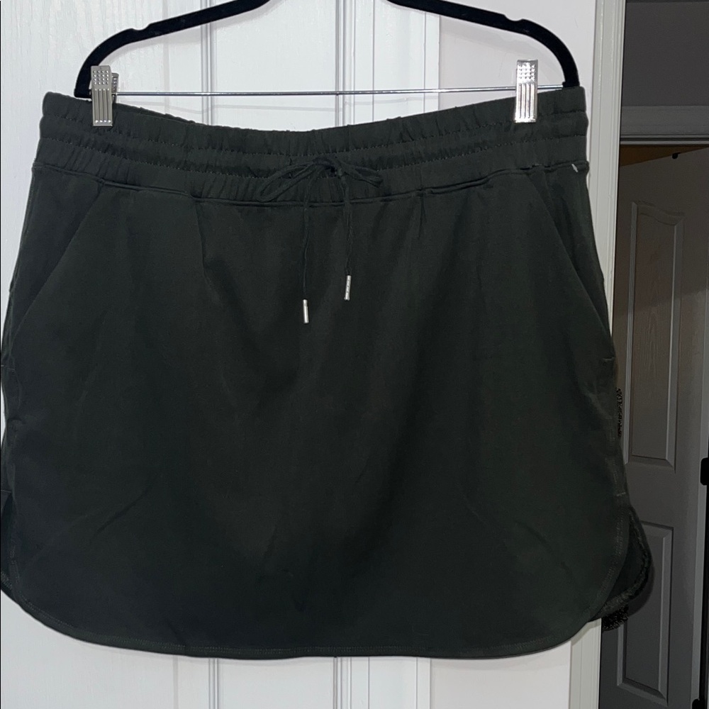 Jones & Co. Olive Green Skort Size XL